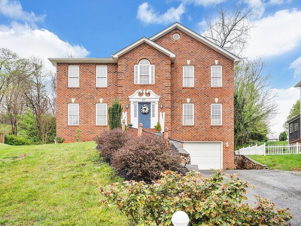 1st image of 617 Crystal Anne Ln