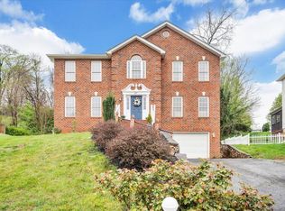 617 Crystal Anne Ln, Roanoke, VA 24019