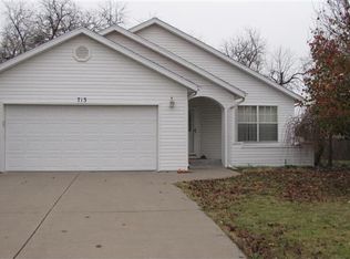 713 Apple Rdg, Nixa, MO 65714