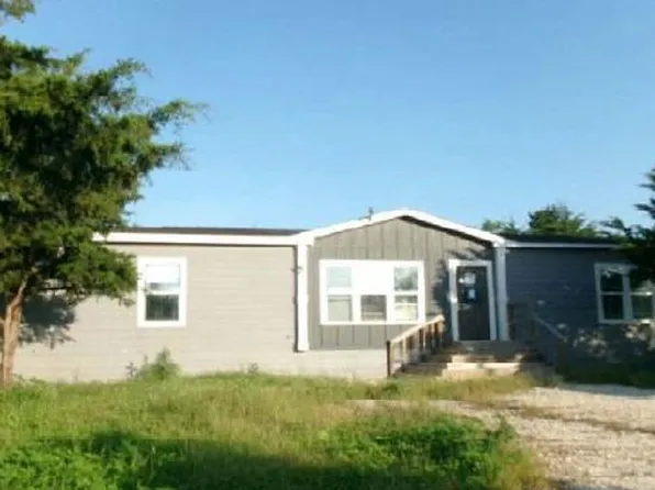 325 Club Lake Rd, Whitesboro, TX 76273