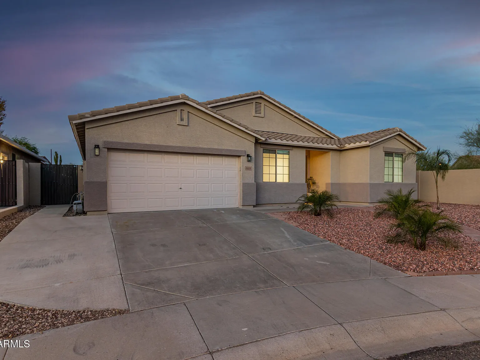 5 bed, 3.0 bath, 2594 sqft, $3,500 — Photo 2