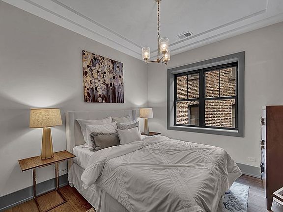 4th image of 4625 S Lake Park Ave #2S