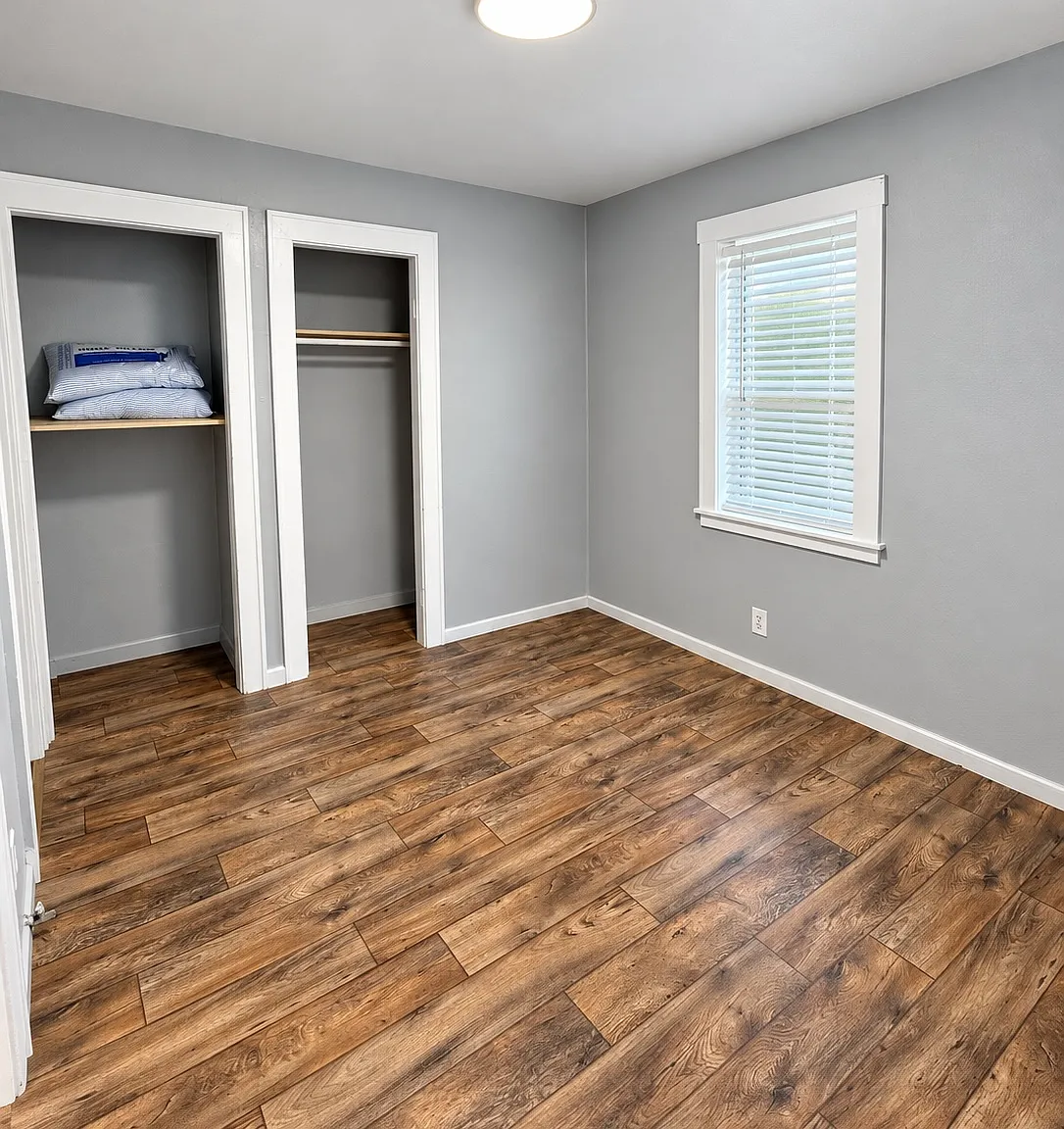 1201 East 8th Street - B — Photo 3