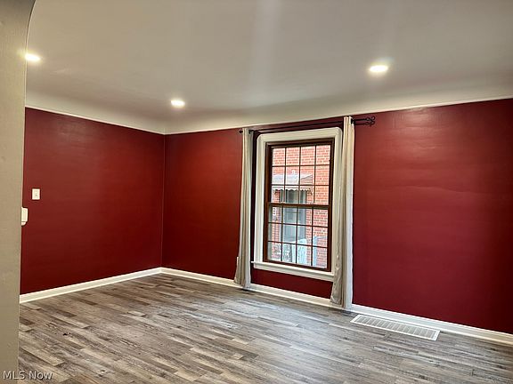 3rd image of 6145 Stanbury Rd