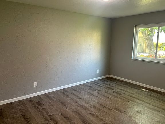 5th image of 8224 Center Pkwy APT 30