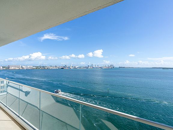 2nd image of 800 Claughton Island Dr #12