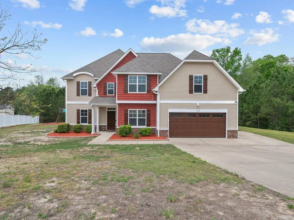 210 Salisbury Ln, Spring Lake, NC 28390