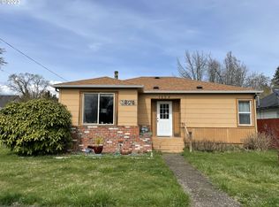 1204 E Jefferson Ave, Cottage Grove, OR 97424