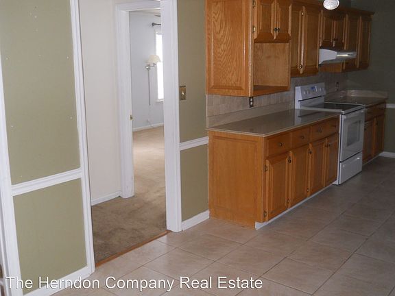 3rd image of 3779 Creekwood Dr