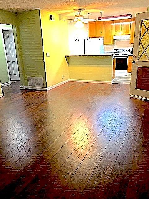 1st image of 32641 Brenda Way APT 1