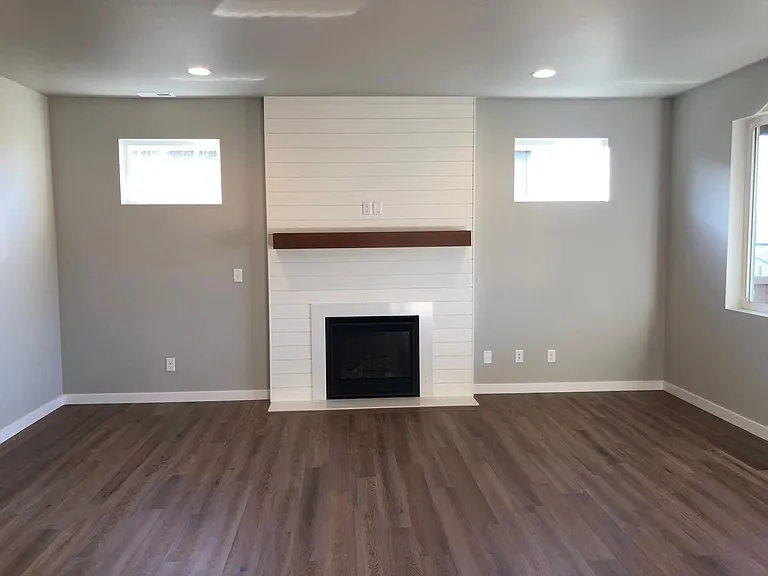 6019 42nd St NE — Photo 6