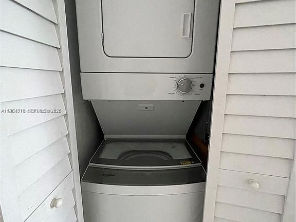 2nd image of 821 NW 46th Ave