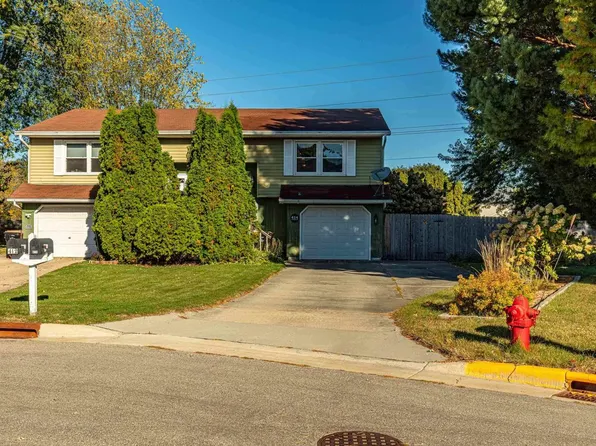 414 Cherokee Court, Deforest, WI 53532