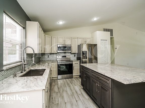 5th image of 8451 Caloosa Rd