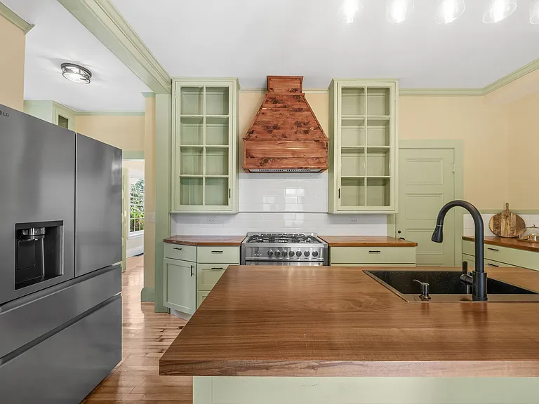 48 Union St #1 — Photo 12