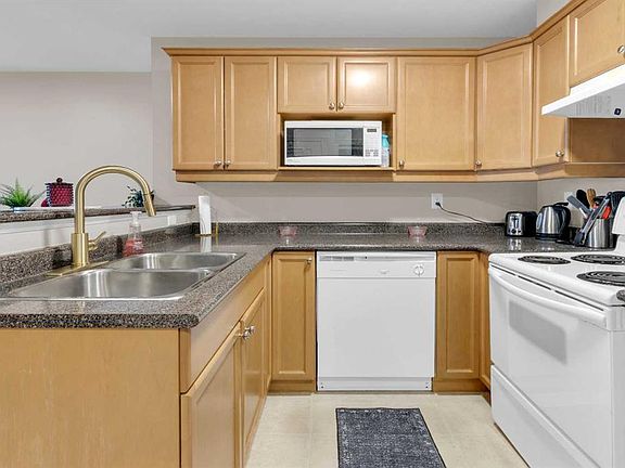 3rd image of 1833 N 11th Ave SW #302