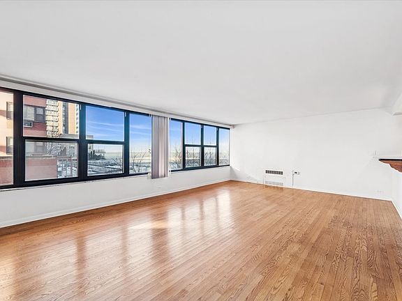 4th image of 5801 N Sheridan Rd APT 2B