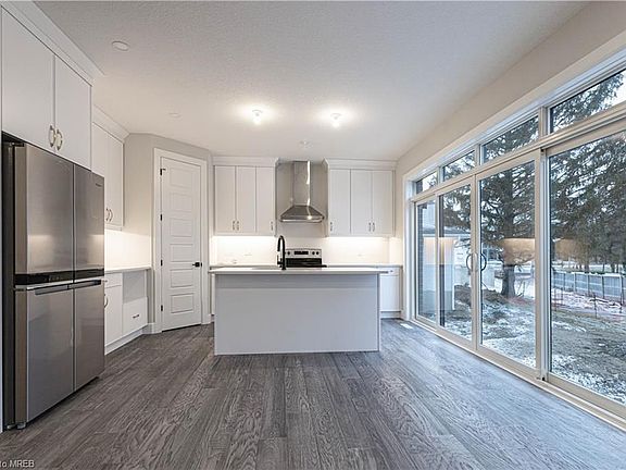 5th image of 3328 Oriole Dr