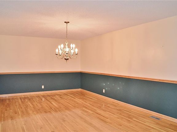 5th image of 8216 Eagle Crest Dr
