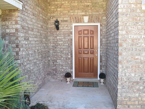 2nd image of 1206 Carmel Chase