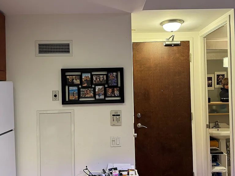 85 Bloor St E #706 — Photo 10