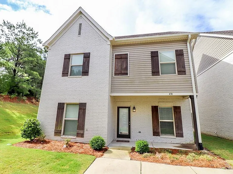 430 Walker Cir — Photo 1