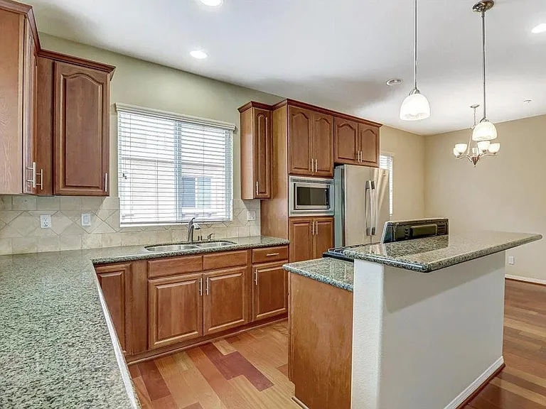 1710B Ruxton Ln — Photo 6