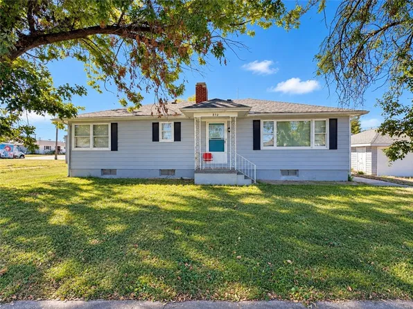 850 18th St, Charleston, IL 61920