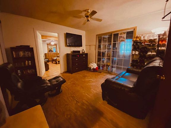4th image of 3844 Speedway Cir