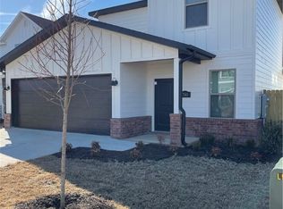 1740 W Broadway Pl, Rogers, AR 72758