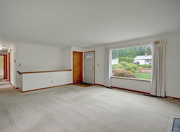 4th image of 16828 1st Ave NW
