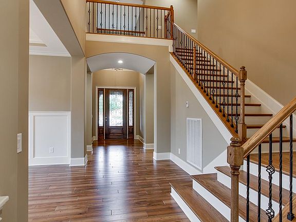 2nd image of 431 Mealer St #104