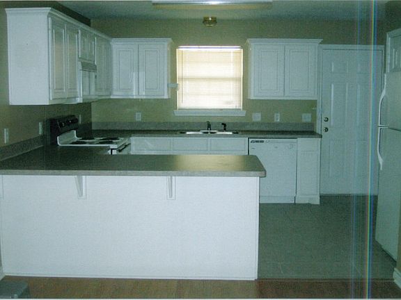 5th image of 1411 Western Oaks Ct
