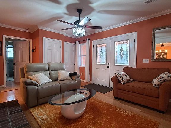 4th image of 3606 SE Alpine Dr