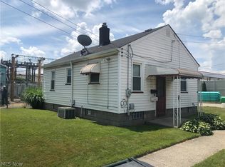 4039 E 27th St, Newburgh Heights, OH 44105