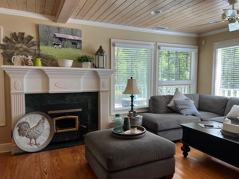 6975 Jones Mill Rd — Photo 1