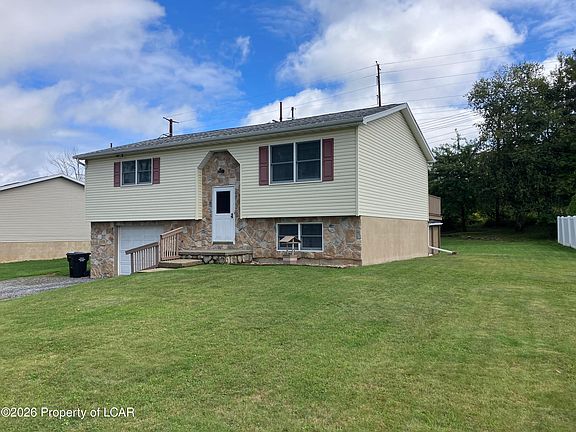 2nd image of 5 Fawn Dr