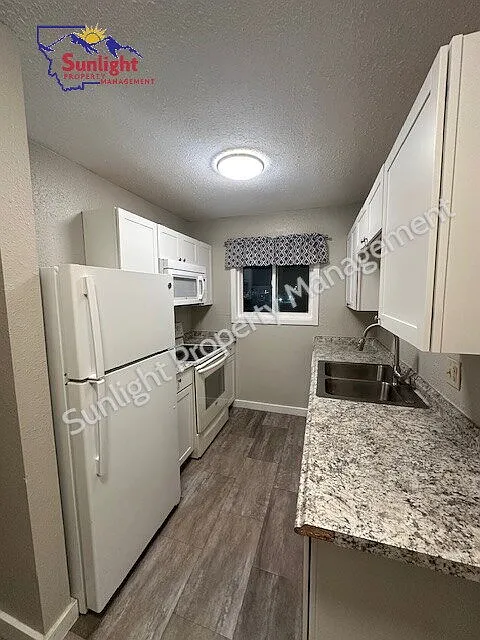 2 bed, 1.0 bath, 1000 sqft, $1,100 — Photo 3