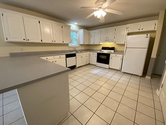 4th image of 1089 Patch Dr
