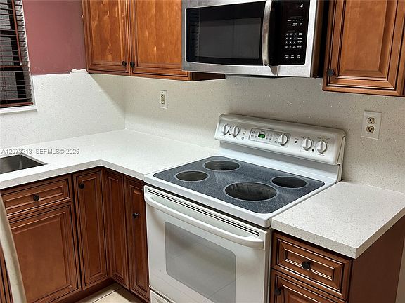 2nd image of 1925 Madison St APT 22