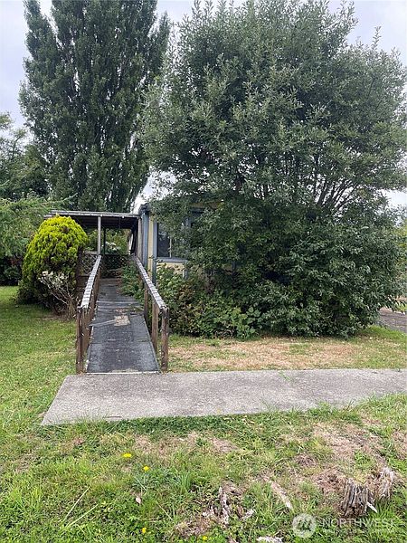 3rd image of 7104 Ortelius Drive