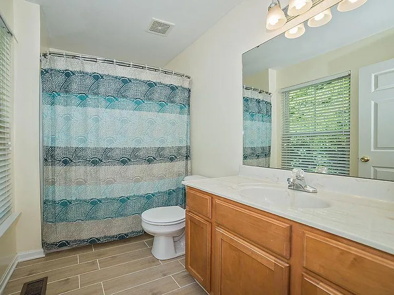 2532 Riverside Dr — Photo 13