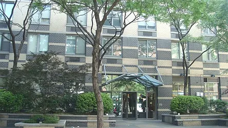Rented by La Seven Inc.