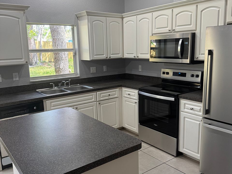 Kitchen with Island