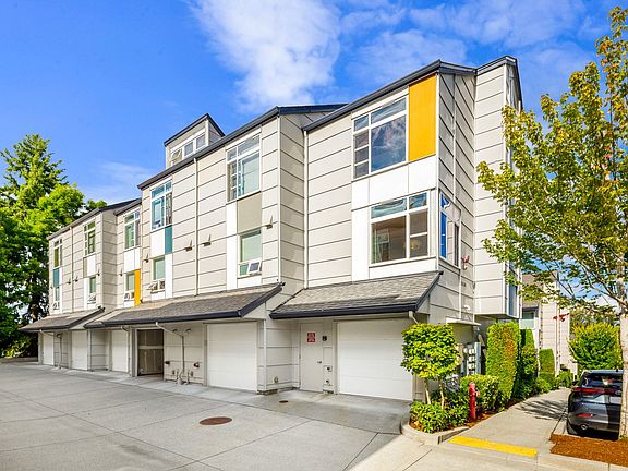 3rd image of 15130 NE 81st Way Unit 101