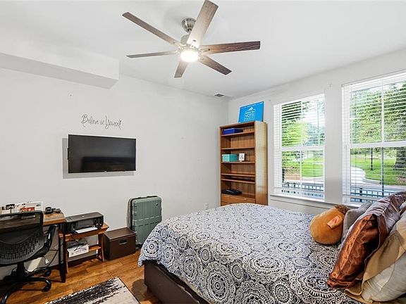 4th image of 923 Katie Kerr Dr