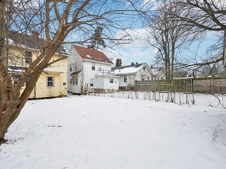 1821 Talbot St — Photo 20