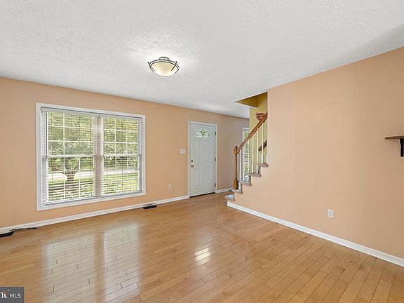 3rd image of 7160 King William St
