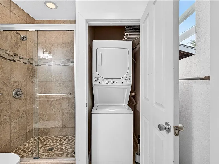 3777 N Franklin St — Photo 17