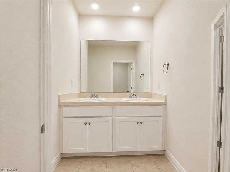 2736 Dumont Ln — Photo 23